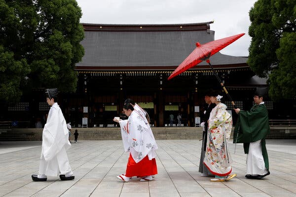 A Litmus Test in Japan: Should Spouses Be Able to Have Different Surnames? | INFBusiness.com