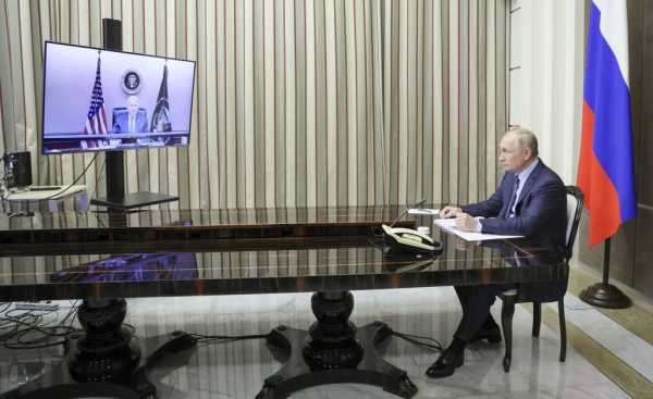 Biden and Putin hold virtual Ukraine summit amid Russian invasion fears | INFBusiness.com
