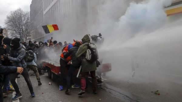 Clashes erupt at Brussels protest against COVID rules | INFBusiness.com