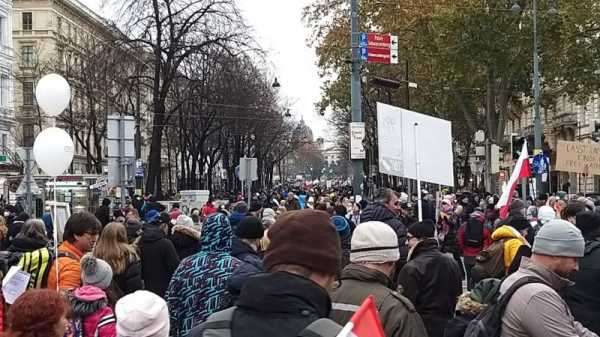 More than 40,000 march in Vienna against coronavirus lockdown | INFBusiness.com