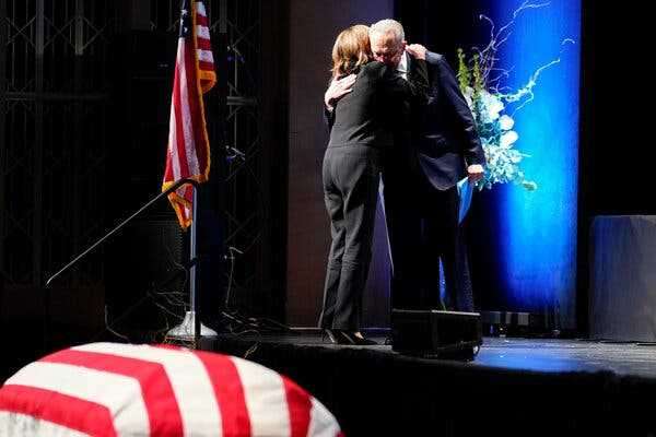 Harry Reid’s Memorial Draws Tributes From Biden and Obama | INFBusiness.com