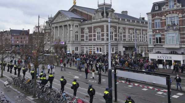 Dutch police disperse anti-lockdown protesters in Amsterdam | INFBusiness.com