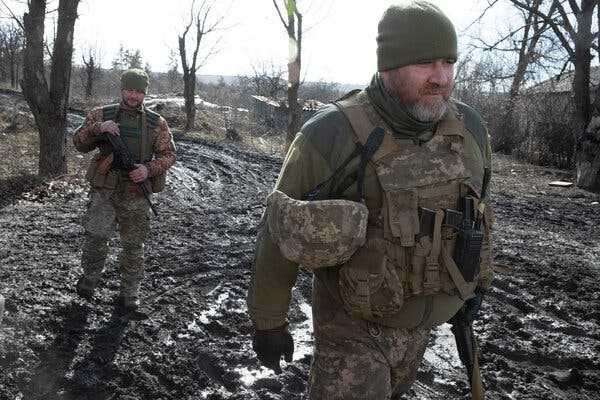 Putin Has Choice of Blitzkrieg or Minor Incursion in Ukraine | INFBusiness.com