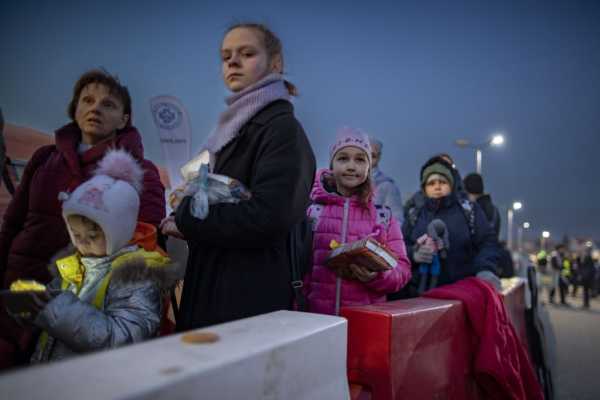 Ukraine’s exodus escalates as millions more prepare to flee Putin’s invasion | INFBusiness.com