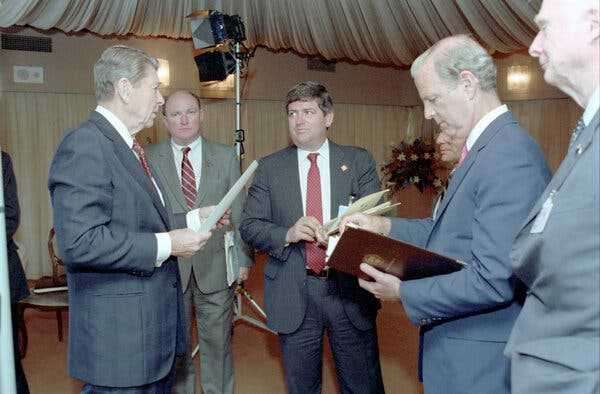 Ken Duberstein, a Former Reagan Chief of Staff, Dies at 77 | INFBusiness.com