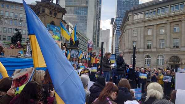 Ukraine supporters outnumber pro-Russians in German protests | INFBusiness.com