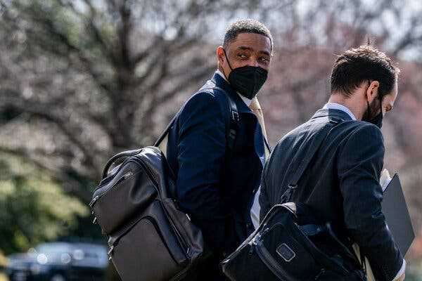 Biden Adviser Cedric Richmond Is Leaving the White House | INFBusiness.com