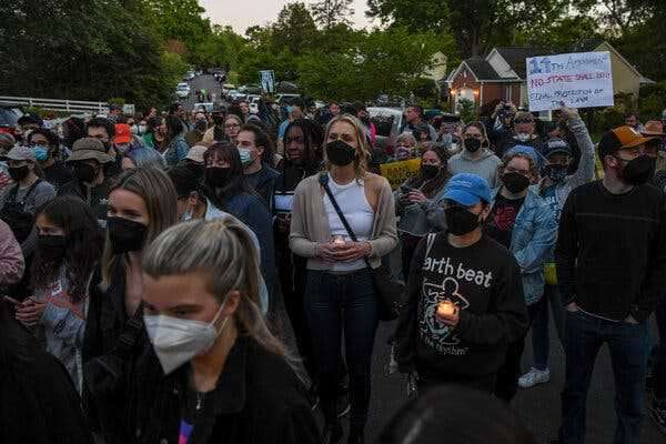 A Battle Over How to Battle Over Roe: Protests at Justices’ Homes Fuel Rancor | INFBusiness.com