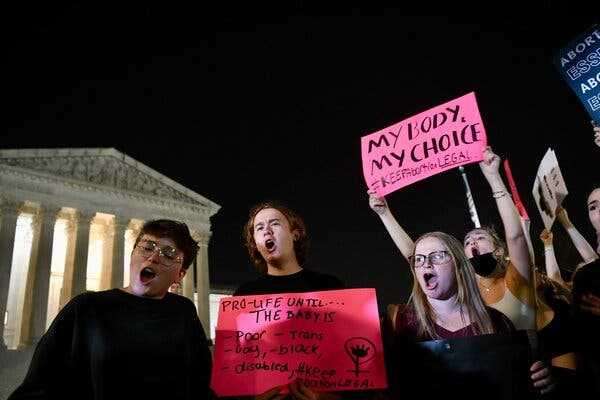 Demonstrators Flock to Supreme Court to Promote Abortion Rights | INFBusiness.com