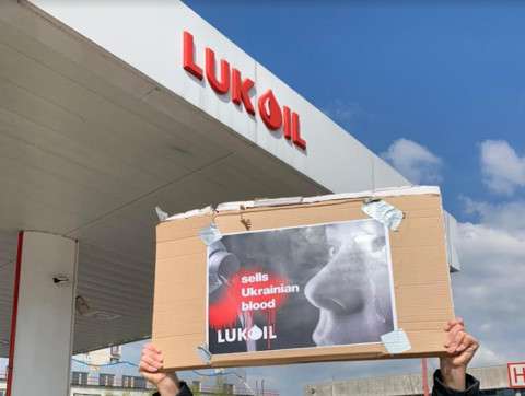 One month of #BoycottLukoil campaign in Brussels | INFBusiness.com