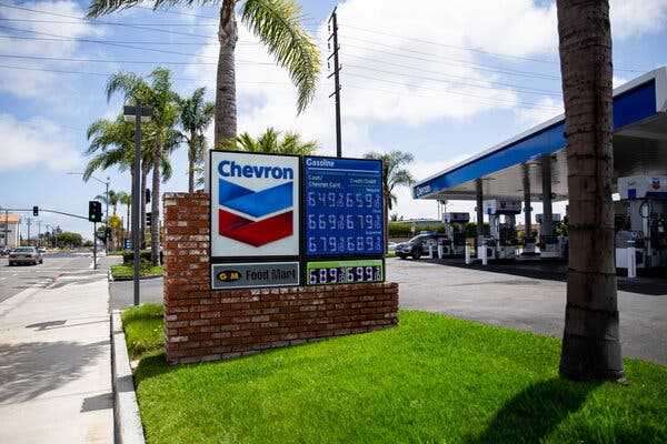 High California Gas Prices Rattle Democrats Ahead of Midterms | INFBusiness.com