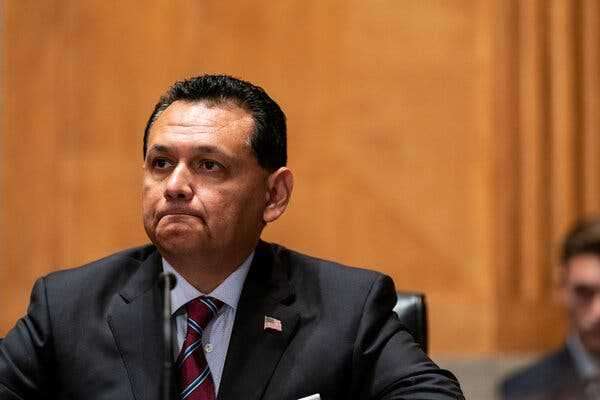 Ed Gonzalez, Biden’s Long-Stalled Nominee to Lead ICE, Withdraws | INFBusiness.com