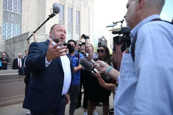 Alex Jones’s Text Messages Turned Over to House Jan. 6 Committee | INFBusiness.com