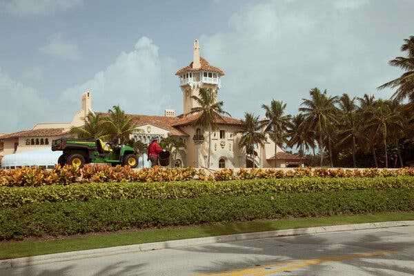 Pennsylvania Man Charged With Threatening F.B.I. After Mar-a-Lago Search | INFBusiness.com