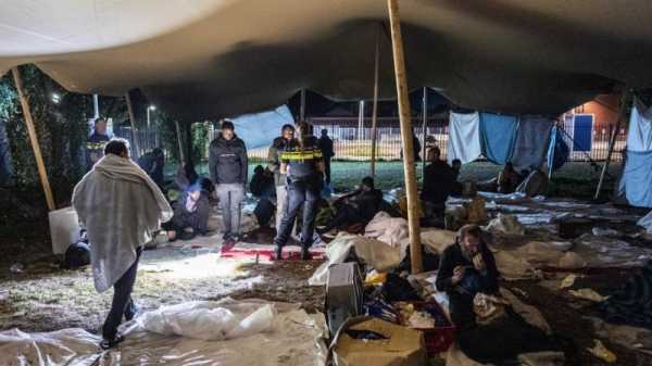 Dutch PM ‘ashamed’ of asylum failings as MSF steps in | INFBusiness.com