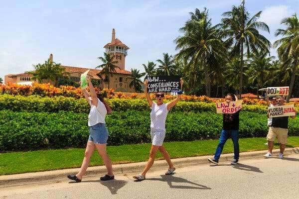 Trump Had More Than 300 Classified Documents at Mar-a-Lago | INFBusiness.com