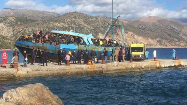 Boat carrying hundreds of migrants docks after Greek rescue | INFBusiness.com