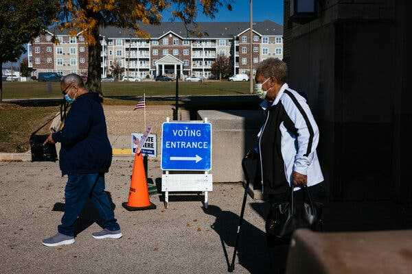 Americans Flock to Vote Early as Hints Emerge of Republican Strength | INFBusiness.com