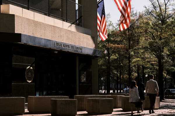 FBI Had Informants in Proud Boys, Court Papers Suggest | INFBusiness.com