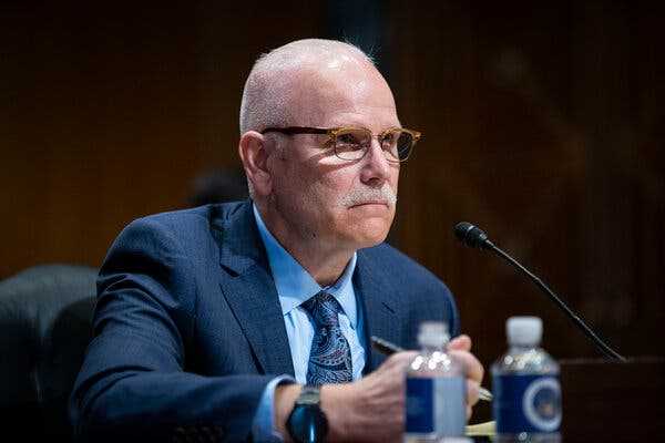 Top Border Official Says He Was Asked to Resign | INFBusiness.com