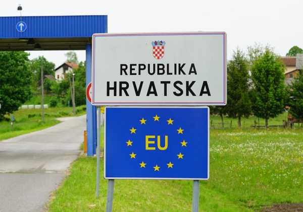 Schengen under threat as Slovenia joins peers mulling border checks | INFBusiness.com