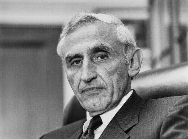 Romano Mazzoli, Who Oversaw Major Immigration Reform, Dies at 89 | INFBusiness.com