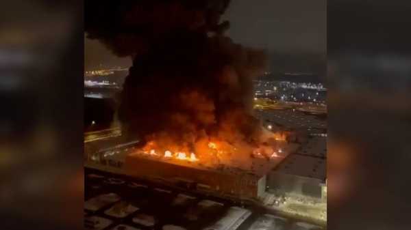 Huge fire engulfs Russian shopping mall Mega Khimki near Moscow | INFBusiness.com