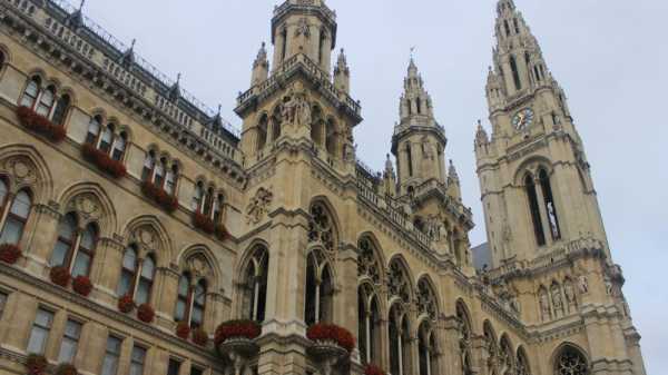 Vienna mayor pushes for asylum seeker work permits | INFBusiness.com