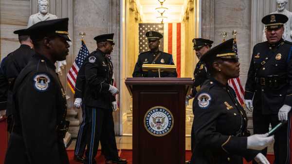 Congress Awards Gold Medals to Police Who Protected the Capitol on Jan. 6 | INFBusiness.com
