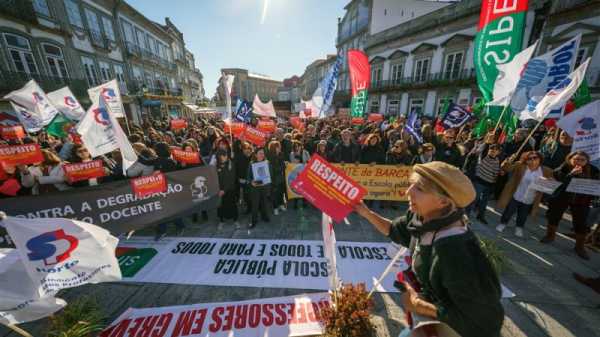 Portuguese teachers protest, claim state schools are ‘dying’ | INFBusiness.com