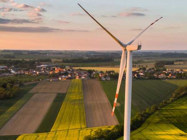 Poland passes judiciary, wind farm laws in bid to unlock EU funds | INFBusiness.com