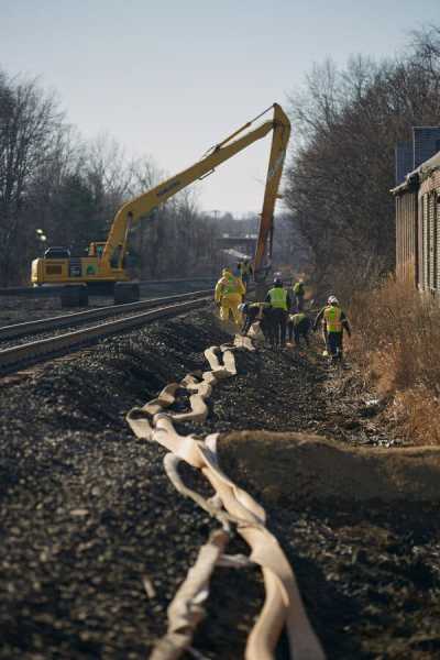 With Ohio Visit, Trump Seeks to Draw Contrast With Biden Over Train Derailment | INFBusiness.com
