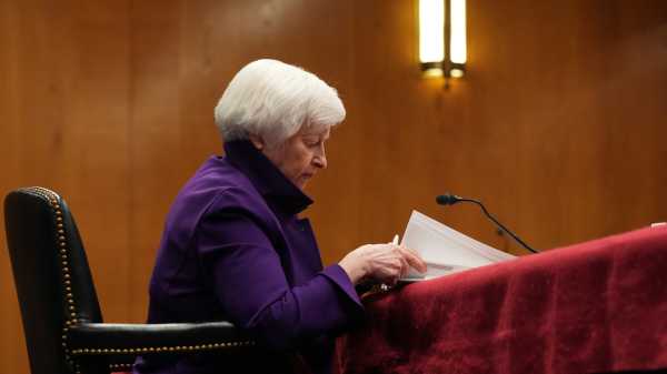 Powell and Yellen Suggest Need to Review Regulations After Bank Failures | INFBusiness.com