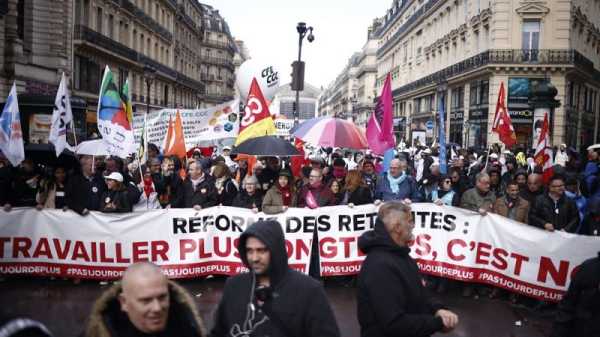 French protest ahead of awaited Constitutional court’s pension verdict | INFBusiness.com