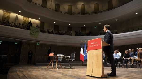 Macron heckled presenting EU economy vision in The Hague | INFBusiness.com