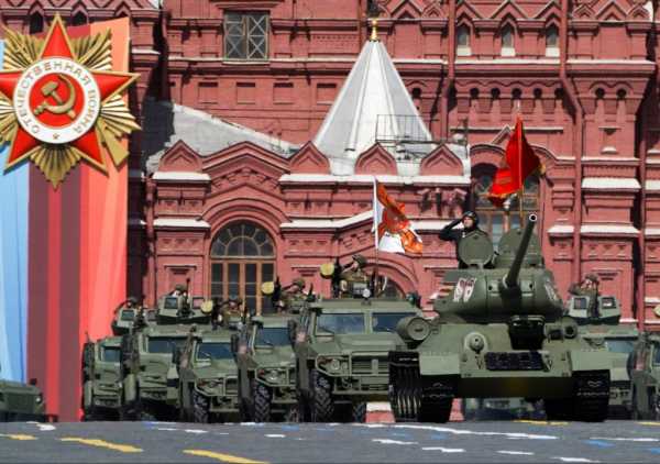 Putin’s embarrassing one-tank parade hints at catastrophic losses in Ukraine | INFBusiness.com