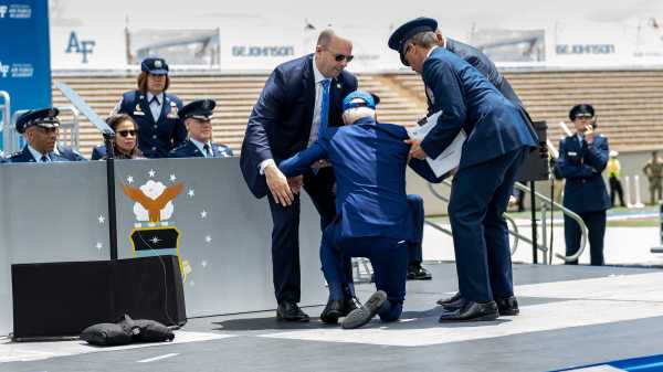 Biden Is ‘Fine’ After Fall at Air Force Graduation, White House Says | INFBusiness.com