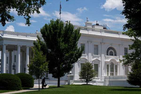 Secret Service Examining How Suspected Cocaine Ended Up at the White House | INFBusiness.com