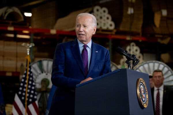 Biden Acknowledges Granddaughter in Arkansas for First Time | INFBusiness.com