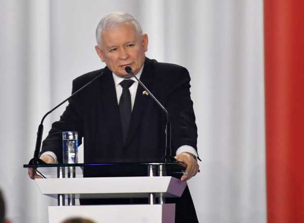 Polish parliament approves resolution to hold referendum on election day | INFBusiness.com