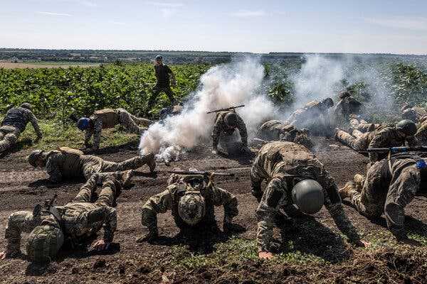 Ukraine’s Forces and Firepower Are Misallocated, U.S. Officials Say | INFBusiness.com