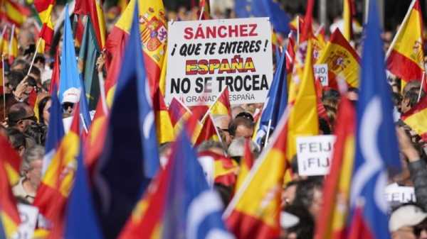 Thousands of right-wing activists march against Sánchez and ‘indignity’ of amnesty law | INFBusiness.com
