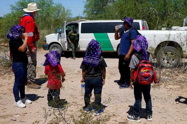 Record Number of Families Cross Southern Border Illegally in August | INFBusiness.com