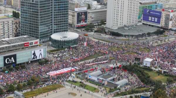 Polish opposition holds massive Warsaw rally ahead of tight election | INFBusiness.com