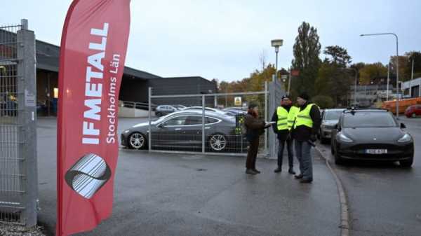 Tesla takes legal action against Sweden over licence plate boycott | INFBusiness.com