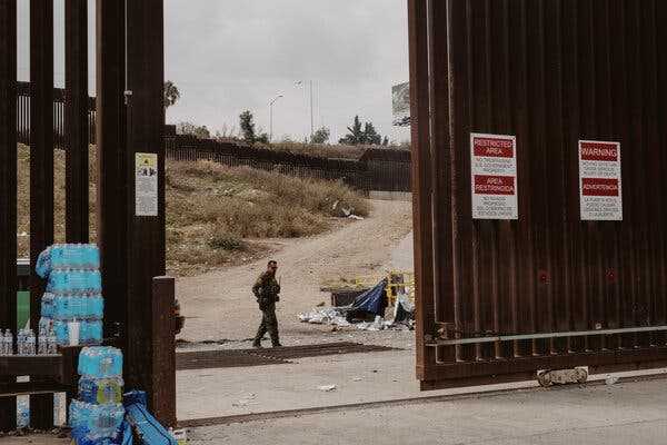 More Migrants on Terrorism Watch List Crossed U.S. Border | INFBusiness.com