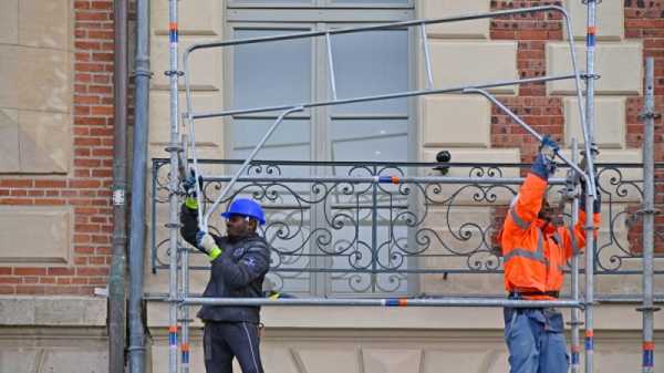 French businesses warn migrant workers are crucial for the French economy | INFBusiness.com