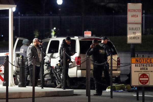 Driver in Custody After Crashing Into Gate Near the White House | INFBusiness.com