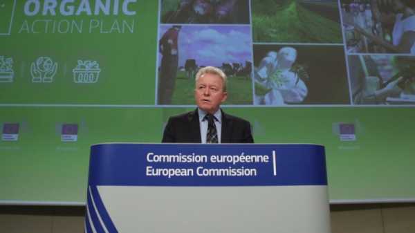 Farmers urge Romanian minister to demand resignation of EU agriculture commissioner | INFBusiness.com