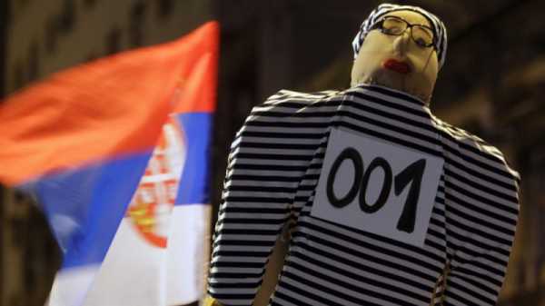 Burning of Vucic effigy tests Croatia-Serbia relations | INFBusiness.com